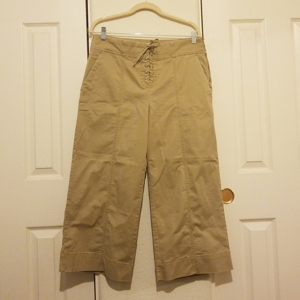 NWT Gap wide leg crop pant. Size 12p. Tan